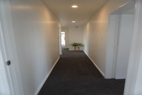 Photo of property in 19 Talltree Avenue, Avonhead, Christchurch, 8042