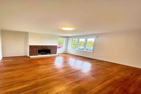 Photo of property in 479 Waitakere Road, Taupaki, Henderson, 0782