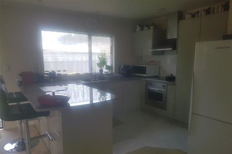 Photo of property in 1/9 Edgewater Grove, Orewa, 0931