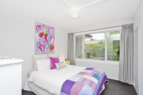 Photo of property in 12 Holloway Street, Waikiwi, Invercargill, 9810