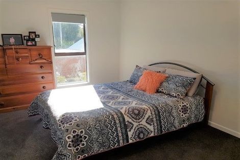 Photo of property in 3 Oak Avenue, Paremata, Porirua, 5024