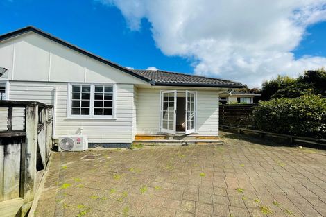 Photo of property in 9 Towra Place, Botany Downs, Auckland, 2010