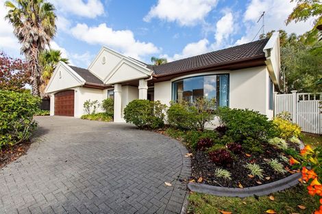 Photo of property in 89 Marina View Drive, West Harbour, Auckland, 0618