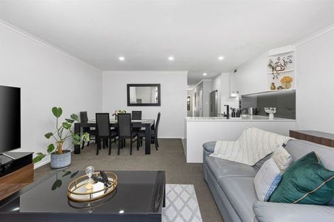 Photo of property in 11/17 Harbour View Road, Te Atatu Peninsula, Auckland, 0610