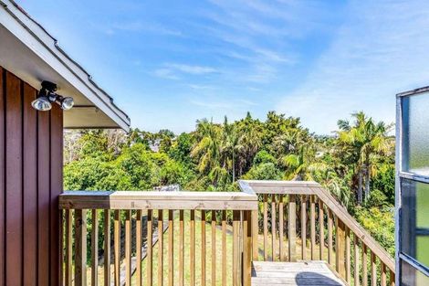 Photo of property in 2/18 Fowler Street, Northcote, Auckland, 0627