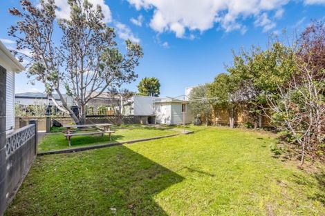 Photo of property in 7 East Street, Petone, Lower Hutt, 5012