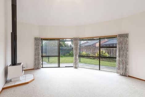 Photo of property in 7 Nickell Place, Orewa, 0931