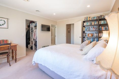 Photo of property in 2 Derry Hill, Churton Park, Wellington, 6037