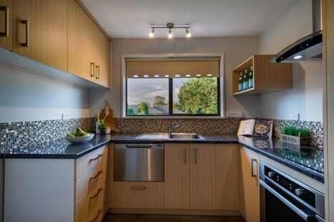 Photo of property in 1/15 Laing Crescent, Heathcote Valley, Christchurch, 8022