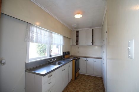 Photo of property in 187 Te Atatu Road, Te Atatu South, Auckland, 0610
