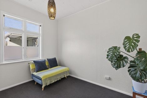 Photo of property in 83 Tukapa Street, Westown, New Plymouth, 4310