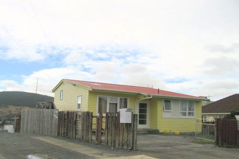 Photo of property in 15 Turkington Street, Tawa, Wellington, 5028