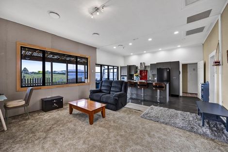 Photo of property in 221 Bridge Street, Eltham, 4322