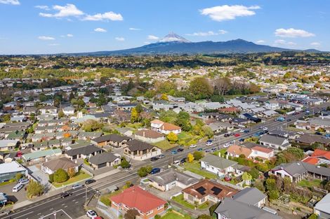 Photo of property in 66 Tukapa Street, Westown, New Plymouth, 4310