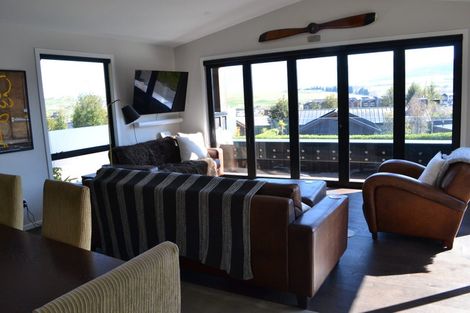 Photo of property in 19b Rannoch Drive, Jacks Point, Queenstown, 9371