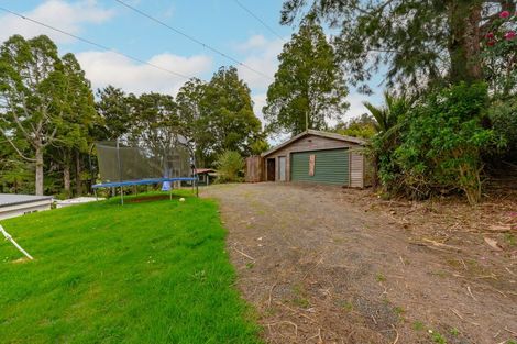 Photo of property in 103 Gregory Road, Waitakere, Henderson, 0782