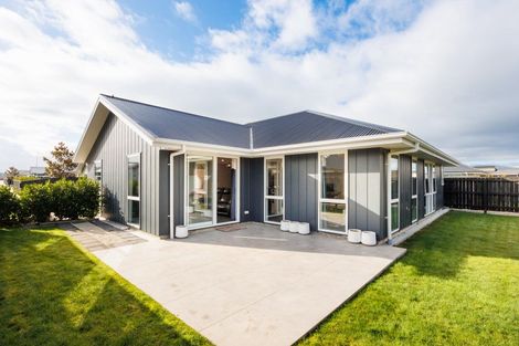 Photo of property in 9 Ivy Lane, Kelvin Grove, Palmerston North, 4414