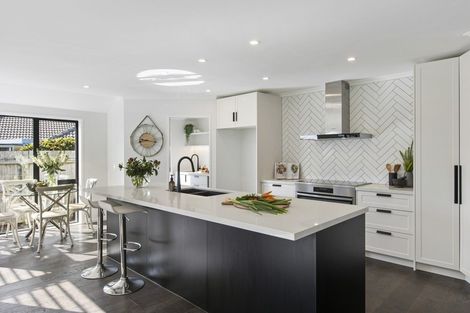 Photo of property in 6 Thirlmere Rise, Northpark, Auckland, 2013