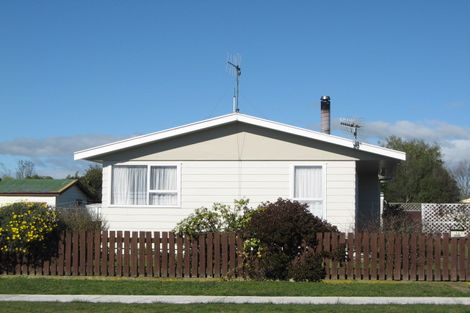 Photo of property in 12 Svenson Road, Waipukurau, 4200