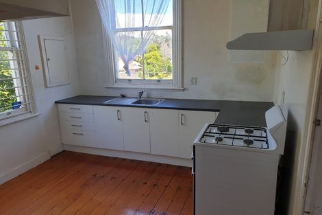 Photo of property in 6 Bloomfield Place, Epsom, Auckland, 1023