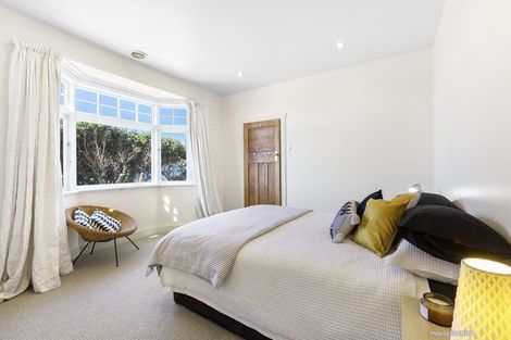 Photo of property in 382 The Esplanade, Island Bay, Wellington, 6023