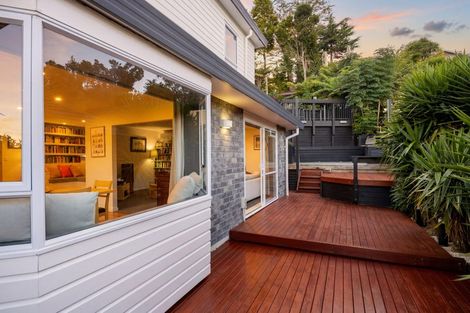 Photo of property in 86 Crestview Place, Browns Bay, Auckland, 0630