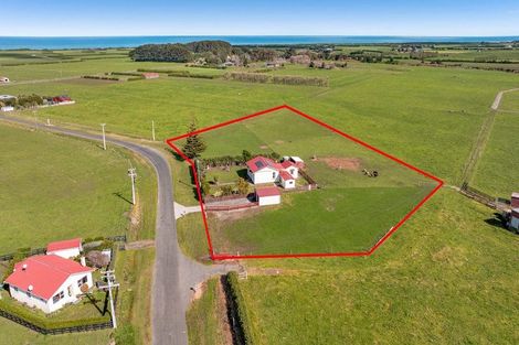 Photo of property in 39 Auroa Road, Otakeho, Hawera, 4678