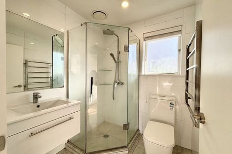 Photo of property in 71 Harrington Road, Henderson, Auckland, 0610