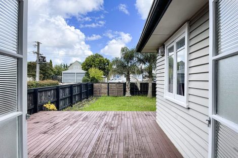 Photo of property in 2 Matangi Road, Mount Wellington, Auckland, 1060