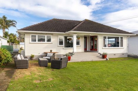 Photo of property in 120 Cutfield Road, Westown, New Plymouth, 4310