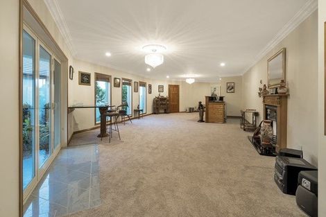 Photo of property in 18 Stevenson Way, Cockle Bay, Auckland, 2014