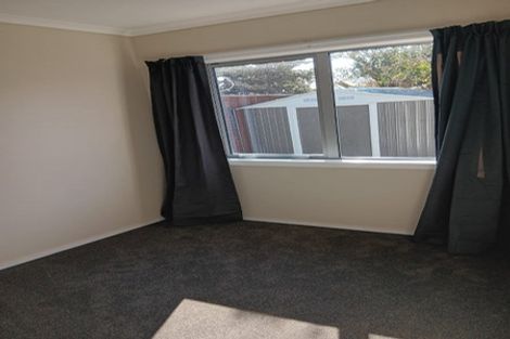 Photo of property in 10 Freyberg Crescent, Waikanae Beach, Waikanae, 5036