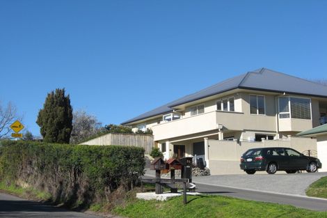 Photo of property in 20 Busby Hill, Havelock North, 4130