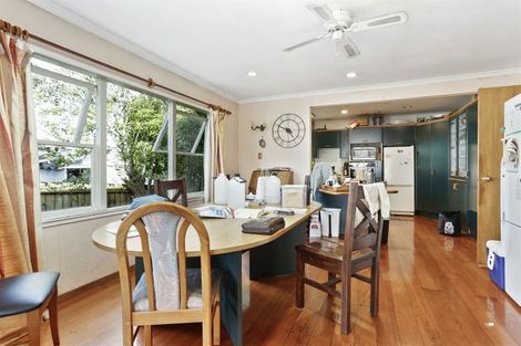 Photo of property in 37 Hobsonville Road, West Harbour, Auckland, 0618