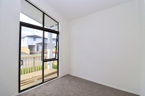 Photo of property in 6 Woven Place, Karaka, Papakura, 2113
