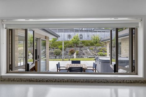 Photo of property in 27 Redwood Crescent, Hurdon, New Plymouth, 4310