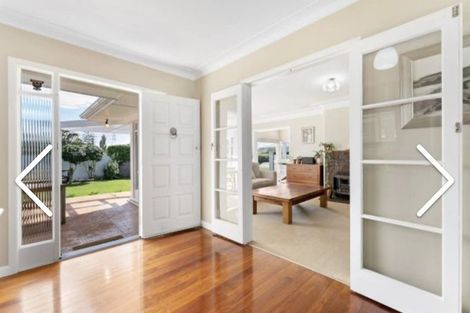 Photo of property in 33 Covil Avenue, Te Atatu South, Auckland, 0610