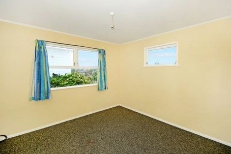 Photo of property in 73 Fairclough Road, Beach Haven, Auckland, 0626