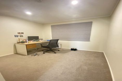 Photo of property in 15a Gill Avenue, Te Atatu Peninsula, Auckland, 0610