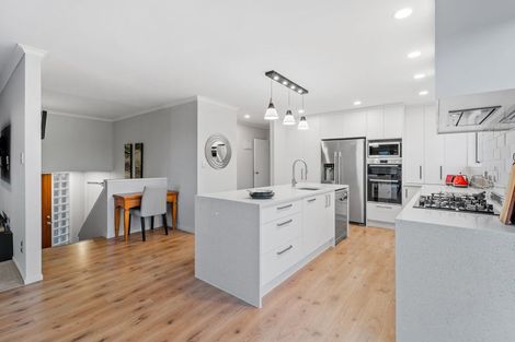 Photo of property in 107 Braemar Road, Castor Bay, Auckland, 0620