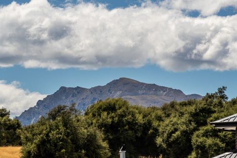 Photo of property in 2 Avalanche Place, Wanaka, 9305