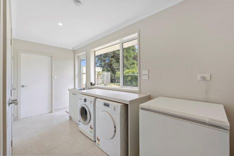 Photo of property in 42 Farrand Road, Kumeu, 0891