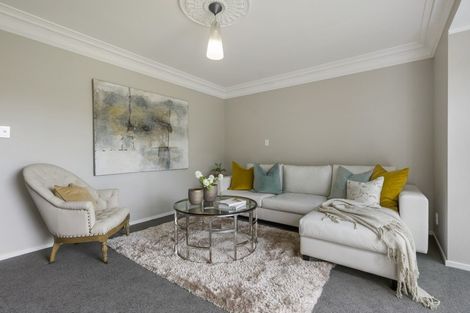 Photo of property in 21 Perotti Place, Conifer Grove, Takanini, 2112