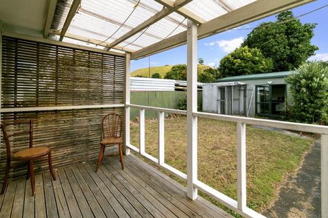 Photo of property in 16 Koru Street, Mangere Bridge, Auckland, 2022