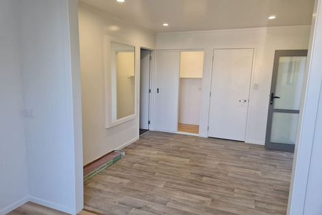 Photo of property in 5 Foyle Place, Glendene, Auckland, 0602