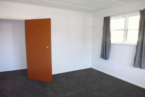 Photo of property in 2 Pringle Street, Taita, Lower Hutt, 5011