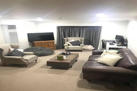 Photo of property in 14 Kilkenny Place, Fitzherbert, Palmerston North, 4410