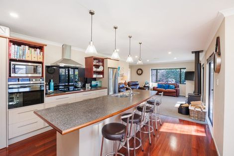 Photo of property in 3 Sunshine Place, Kelvin Grove, Palmerston North, 4414