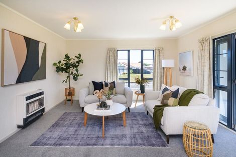 Photo of property in 1 Logan Place, Kelvin Grove, Palmerston North, 4414