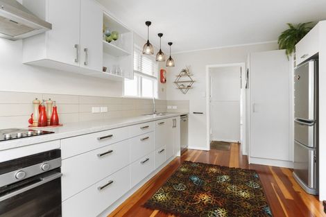 Photo of property in 17 Kapuka Road, Mangere Bridge, Auckland, 2022